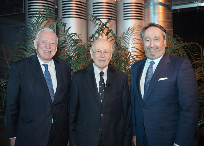 Jacques Légaré prix gérard parizeau Robert Parizeau, coprésident du comité de coordination du fonds Gérard-Parizeau, Jacques Légaré, lauréat du prix Gérard-Parizeau 2017, et Michel Patry, directeur de HEC Montréal.