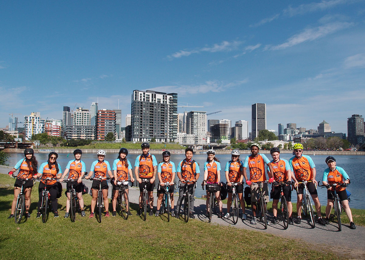 Campus international à vélo : le cours expérientiel Montréal-Boston prend son départ. Campus international à vélo